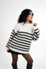 Siyah Çizgili Bisiklet Yaka Beyaz Kazak
