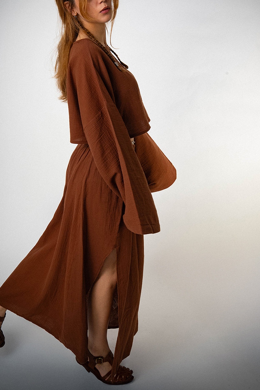 Dökümlü & Yırtmaç Detaylı Müslin Kahverengi Bluz Etek Takım