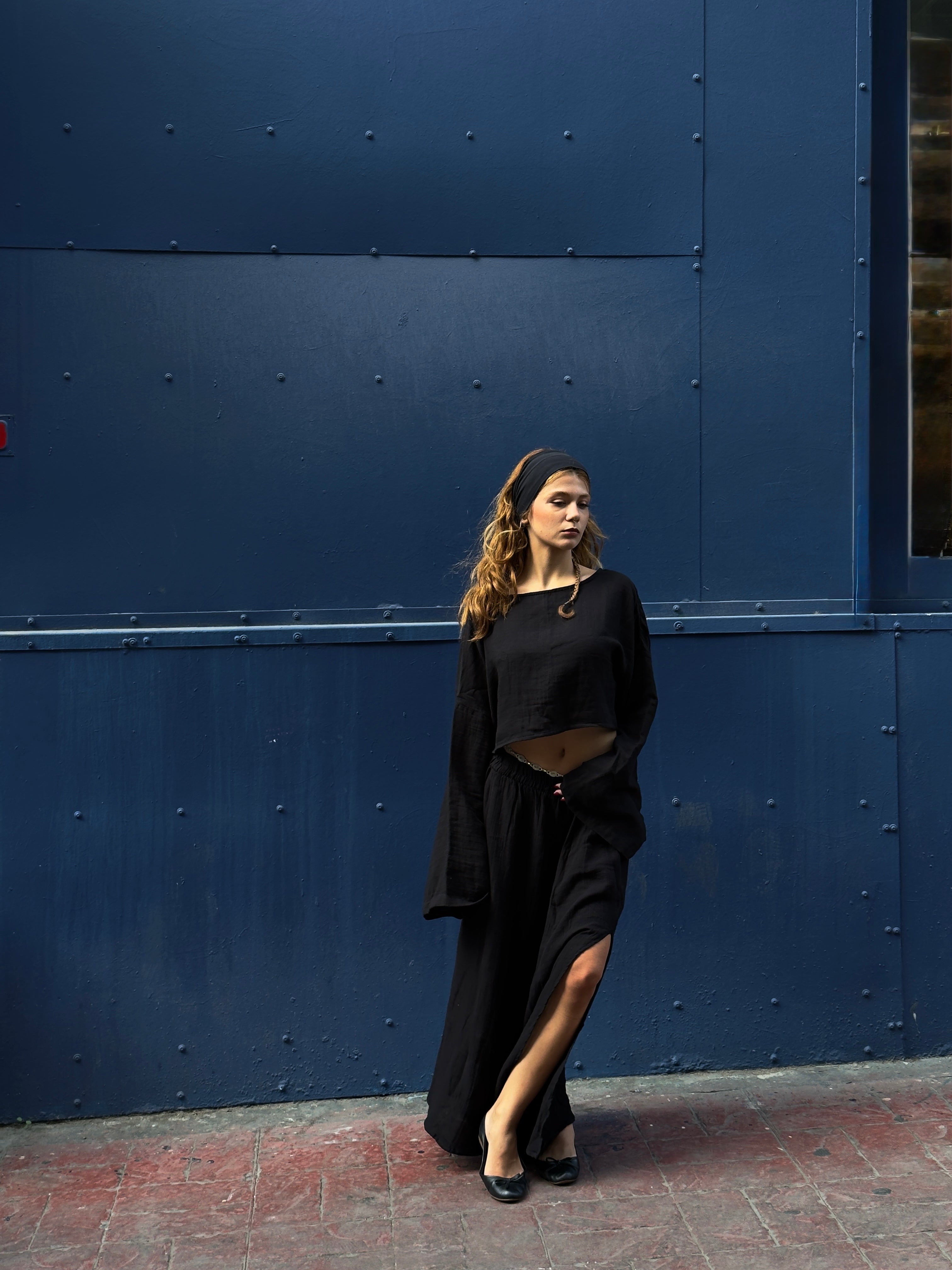 Dökümlü & Yırtmaç Detaylı Müslin Siyah Bluz Etek Takım