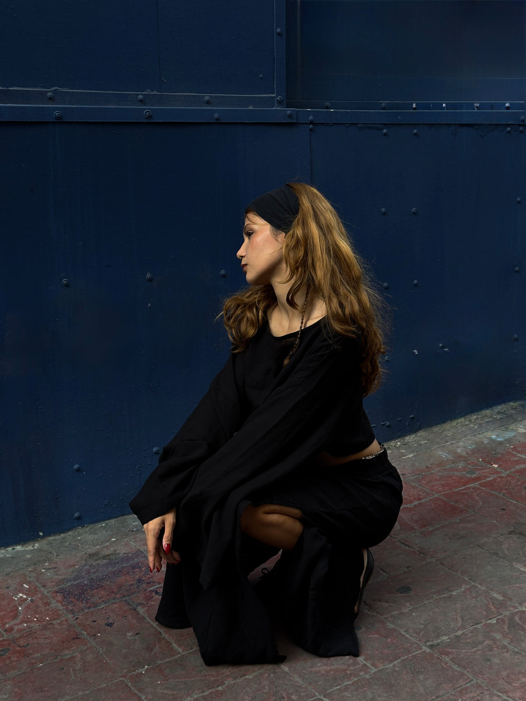 Dökümlü & Yırtmaç Detaylı Müslin Siyah Bluz Etek Takım